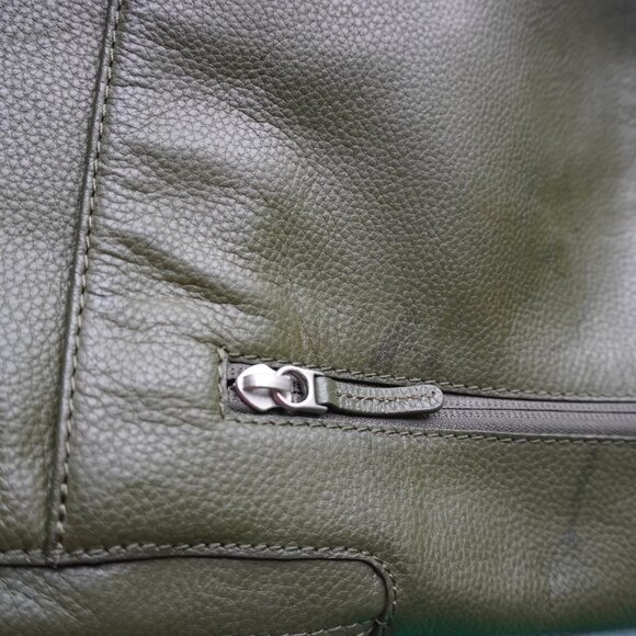 Moleskine Classic Device Bag Backpack – Green – Excellent Condition - Picture 8 of 16